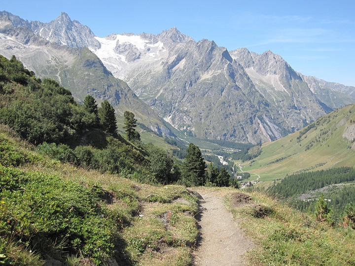 IMG_1892.jpg - On the high route variant into La Fouly