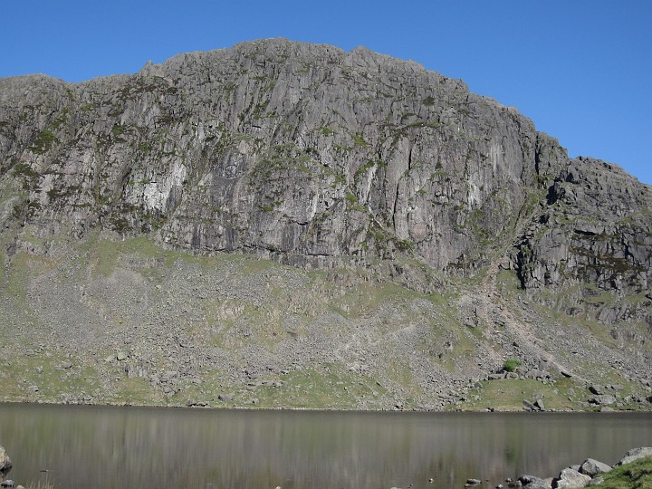 IMG_3360.JPG - Looking across Stickle Tarn to Jack's Rake