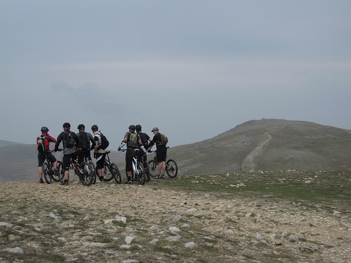 IMG_3439.JPG - Cyclists on White Side.  Raise behind.