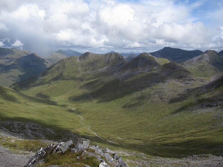 20110825-125000.JPG - Looking back across the valley to the An Gearanach/An Garbhanach ridge